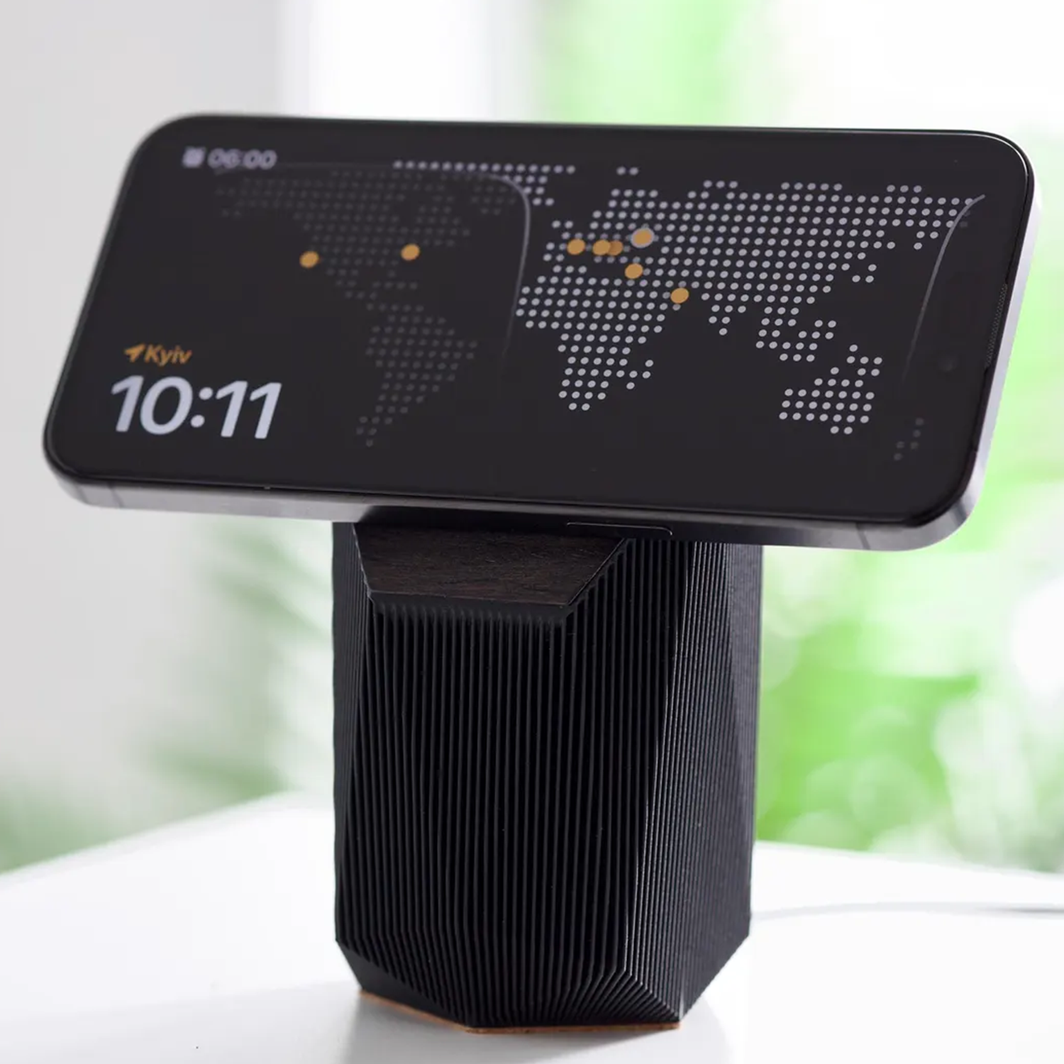 Geometric Ridged Magnetic Wireless Charging Dock, Vertical Smartphone Holder Optimized For Horizontal Screen Display